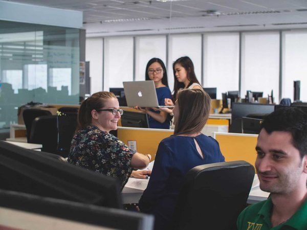 Comment une entreprise peut-elle gérer les droits des employés en télétravail ?
