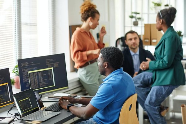 Comment un logiciel de gestion d'interventions peut transformer votre entreprise : Avantages clés